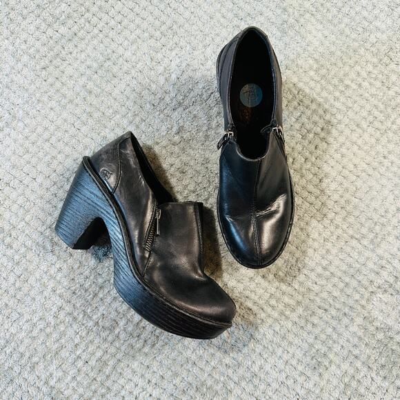 BORN Black Leather Chunky Platform Heeled Round Toe Slip On Clogs Comfort Shoes - Picture 1 of 6
